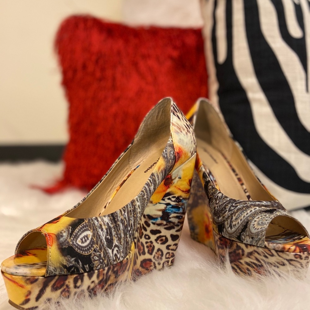 Shoe - Picture 3 of 5